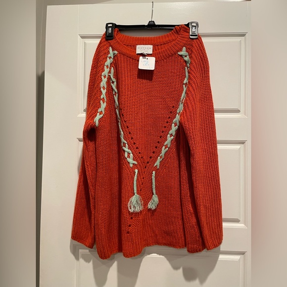NWT boutique sweater - Picture 1 of 5